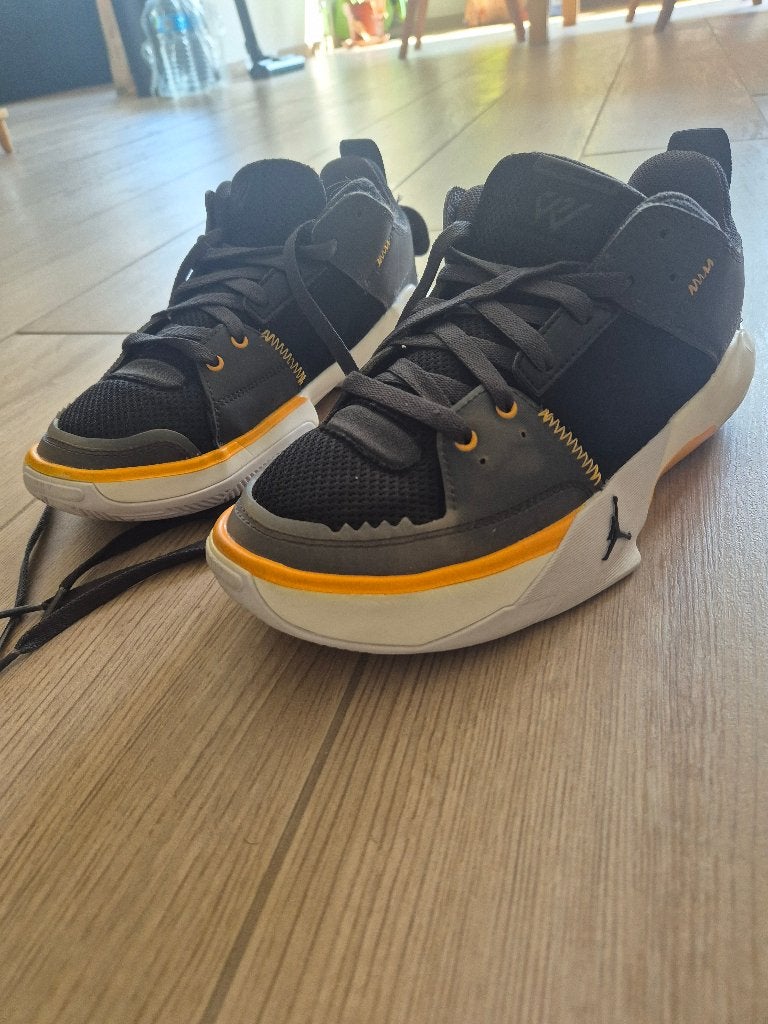 Jordan Sneakers EU38, Ophalen, NIKE, Zo goed als nieuw, Jongen of Meisje