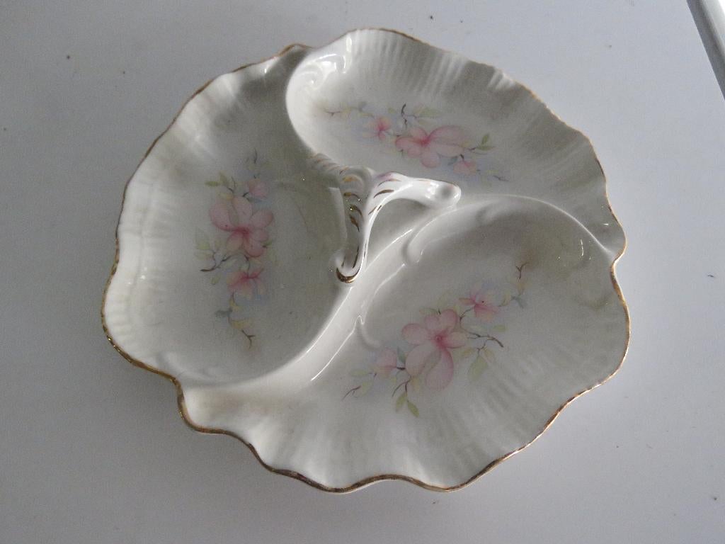 Limoges handbeschilderde koekjesschaal, Antiek en Kunst, Ophalen of Verzenden