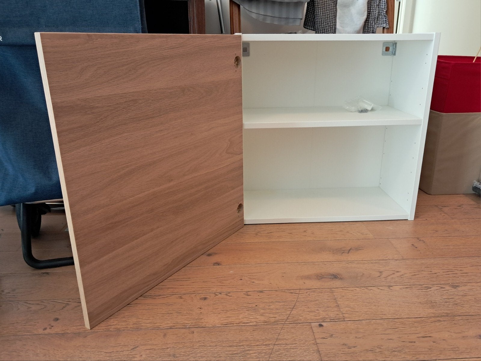 DRINGEND! Eikenkleurige wandkast en deur!, Huis en Inrichting, Ophalen, Met plank(en), Zo goed als nieuw, Minder dan 150 cm