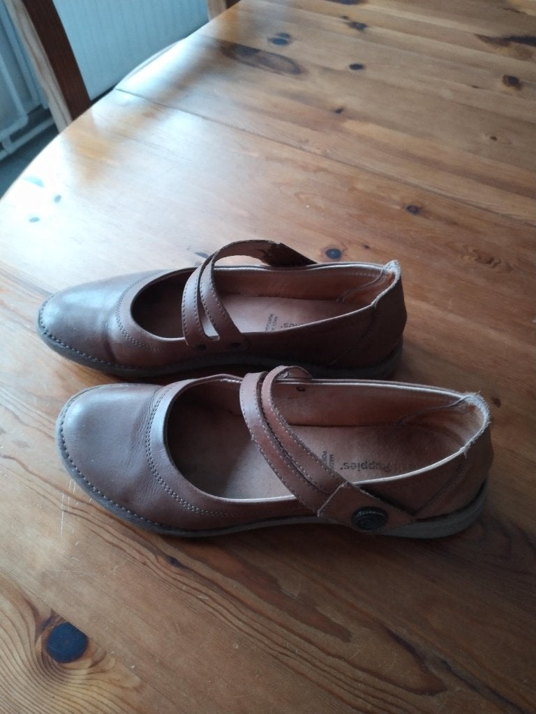 Hush Puppies sandalen - maat 39 - goede staat, Kleding | Dames, Bruin, Gedragen, Hush Puppies, Sandalen of Muiltjes