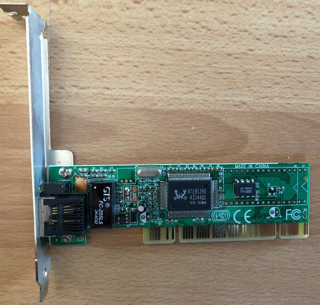 Adaptateur réseau Eminent EM1028 (PCI) (10/100mbps), Informatique & Logiciels, Enlèvement, Comme neuf, Interne, Eminent