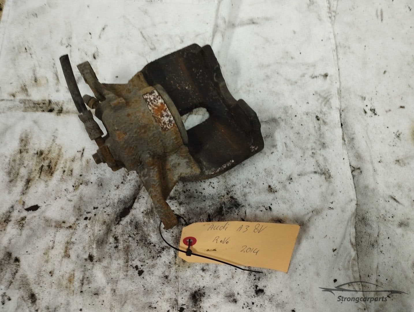 Remklauw rechts voor Audi A3 8V 8V0615124, Auto-onderdelen, Remmen en Aandrijving, Audi, Gebruikt, Ophalen of Verzenden