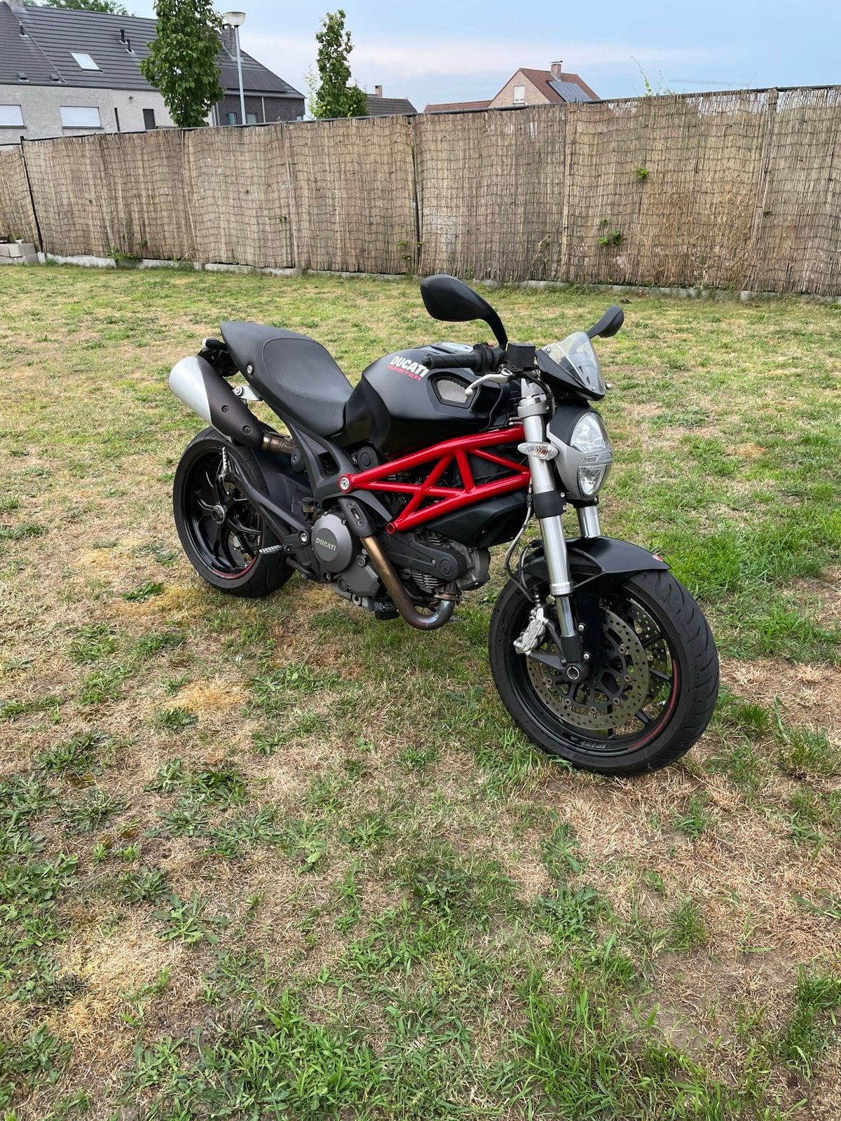 Ducati Monster 796  uit 2011, 2 cilinders, Occasion, Motorrijbewijs A, Particulier
