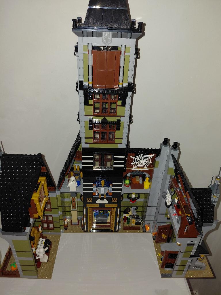 Lego haunted mansion 10273, Ophalen, Lego, Zo goed als nieuw, Compleet