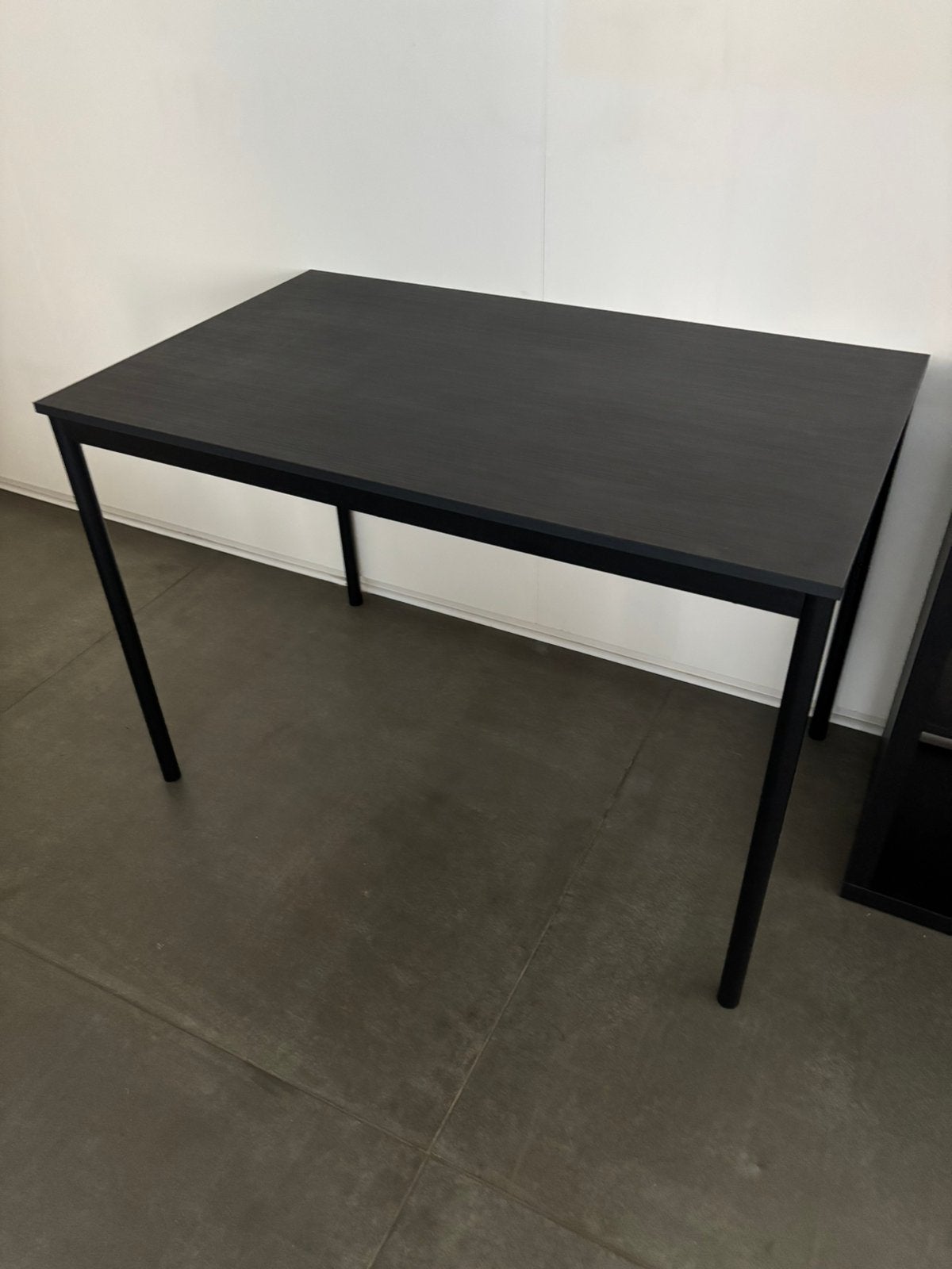 Table à manger IKEA SANDSBERG noire (110  67 cm), Enlèvement, Comme neuf, Métal