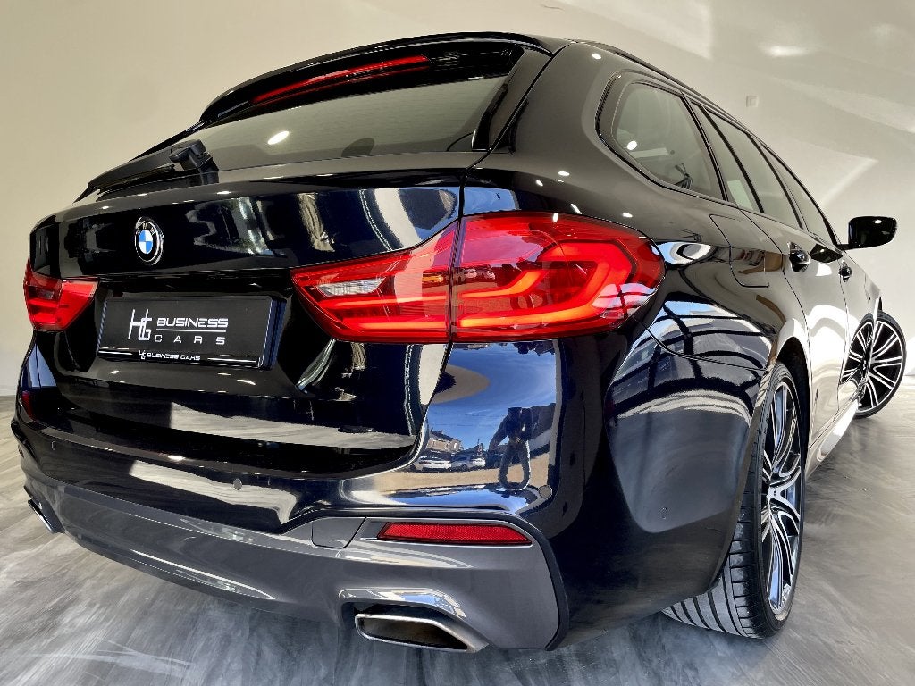 BMW 520 iA/ TOURING/ PACK M/ TOIT PANO/ ATTELAGE/ LED/ GPS, Autos, BMW, Entreprise, Alcantara, Noir, 5 portes