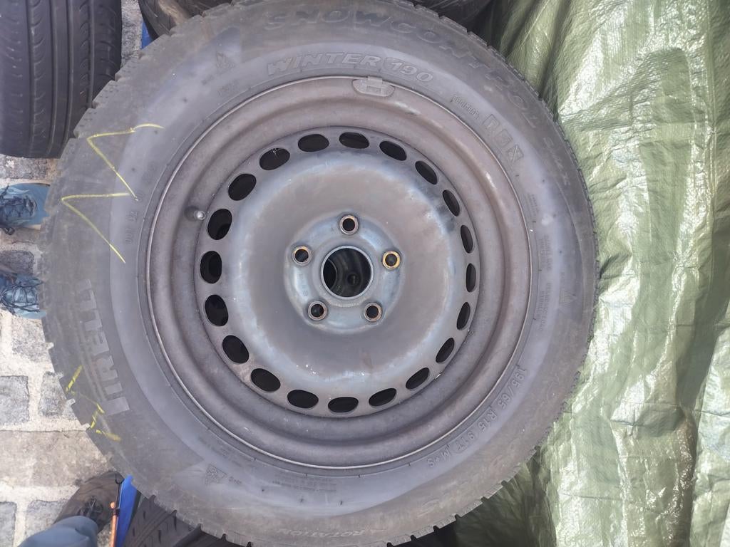 Stalen velgen Volkswagen 15 inch 5x112 met winterbanden, Ophalen, 15 inch, Winterbanden, Band(en)