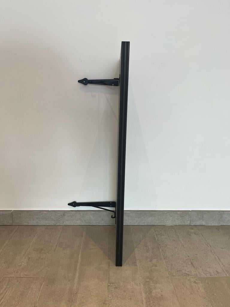 Ikea legplank met haakjes zwart, Ophalen, Zo goed als nieuw