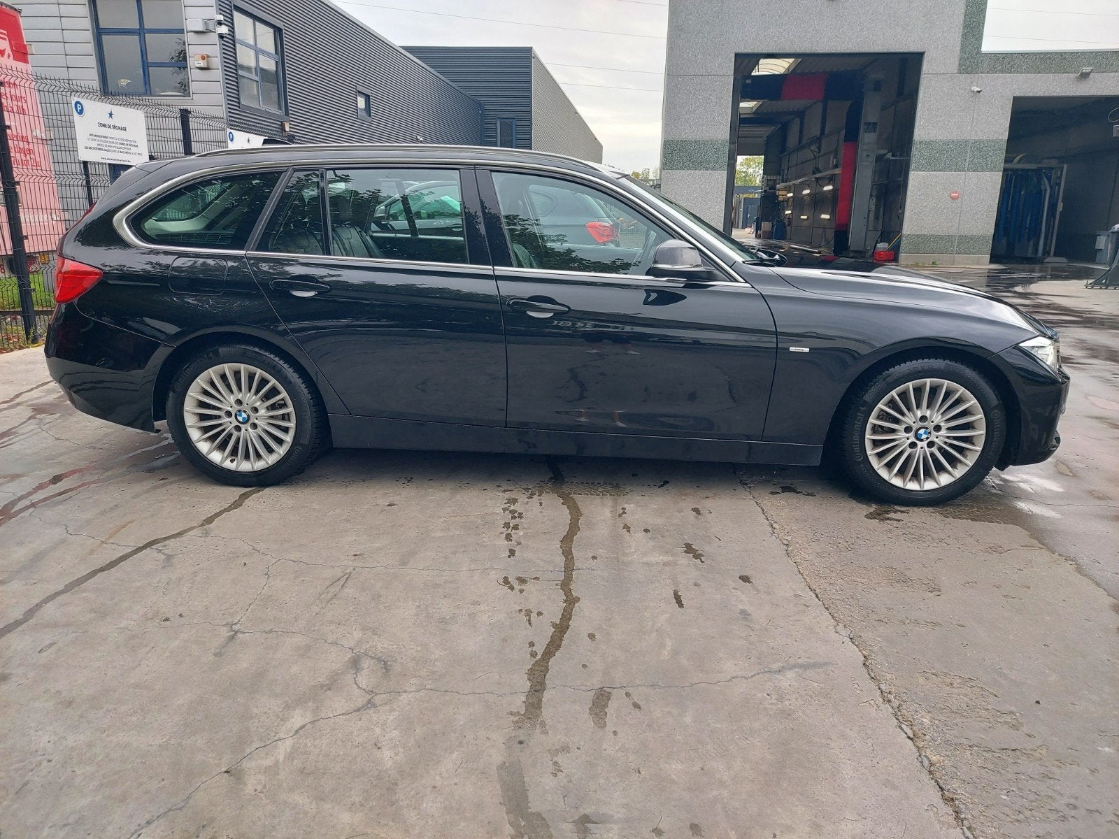 Bmw 320d_Luxury_Euro-6b_Panoramadak_Grote Navi_120kw-163pk., Auto's, Euro 6, Particulier, 3 Reeks, Te koop