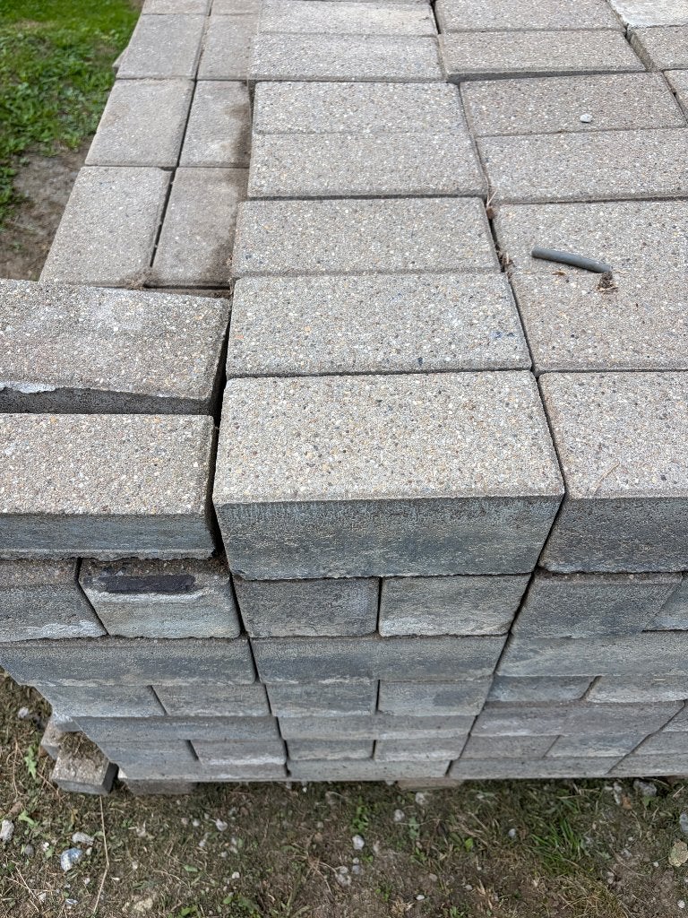 +/- 6m2 - Betonklinker grijs 22x11x10cm, Béton, Enlèvement, Utilisé, 5 à 10 m²
