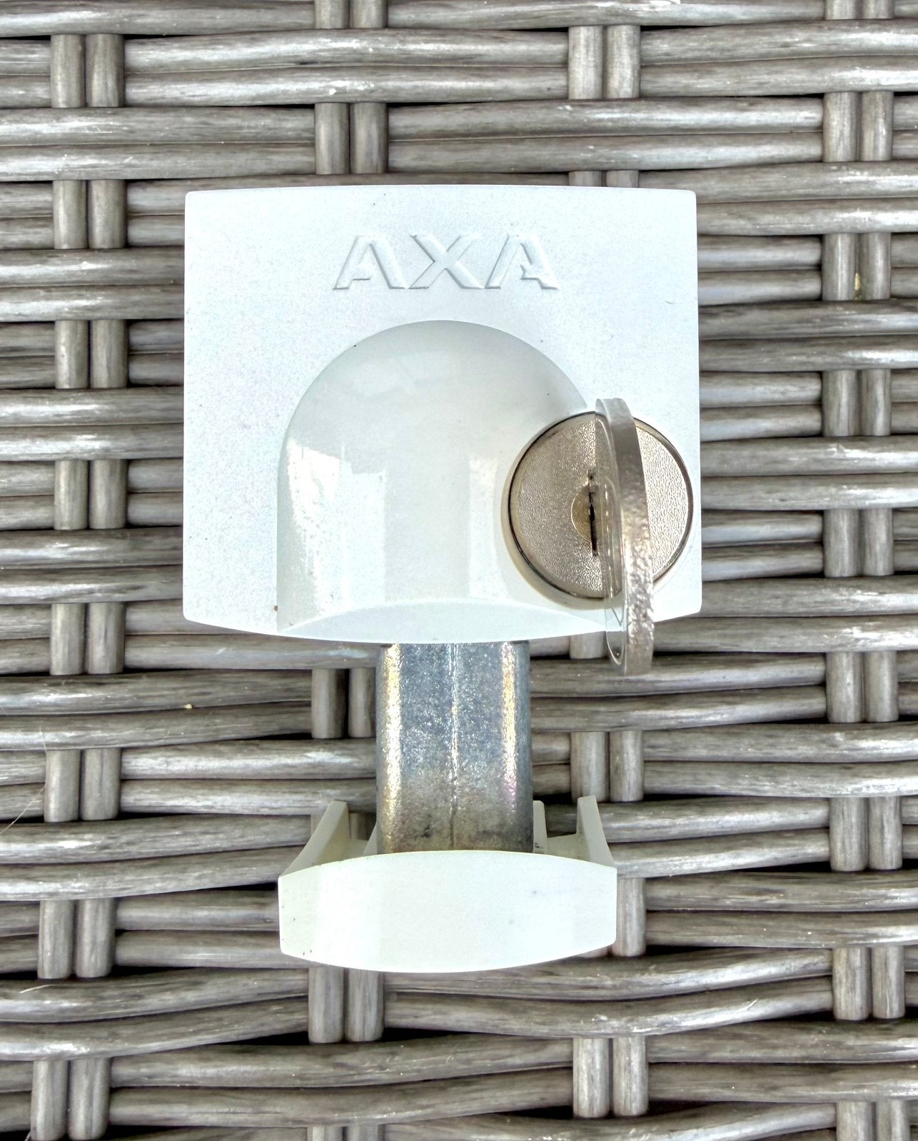 Fenêtre à cadenas AXA !, Bricolage & Construction, Enlèvement ou Envoi, Comme neuf, Autres matériaux, Clé