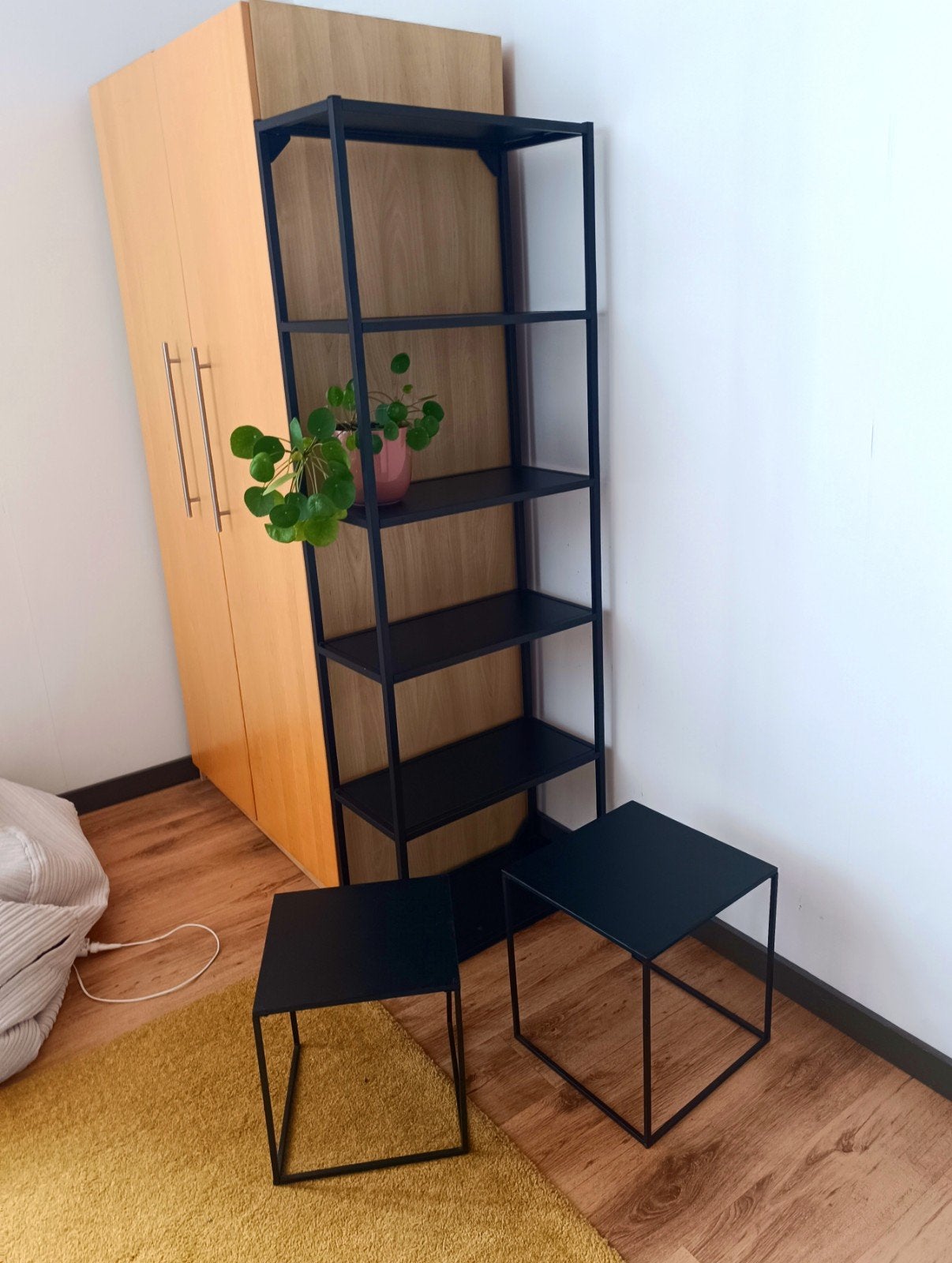 Étagère IKEA + 2 tables métal noir – Style industriel, Enlèvement, Comme neuf