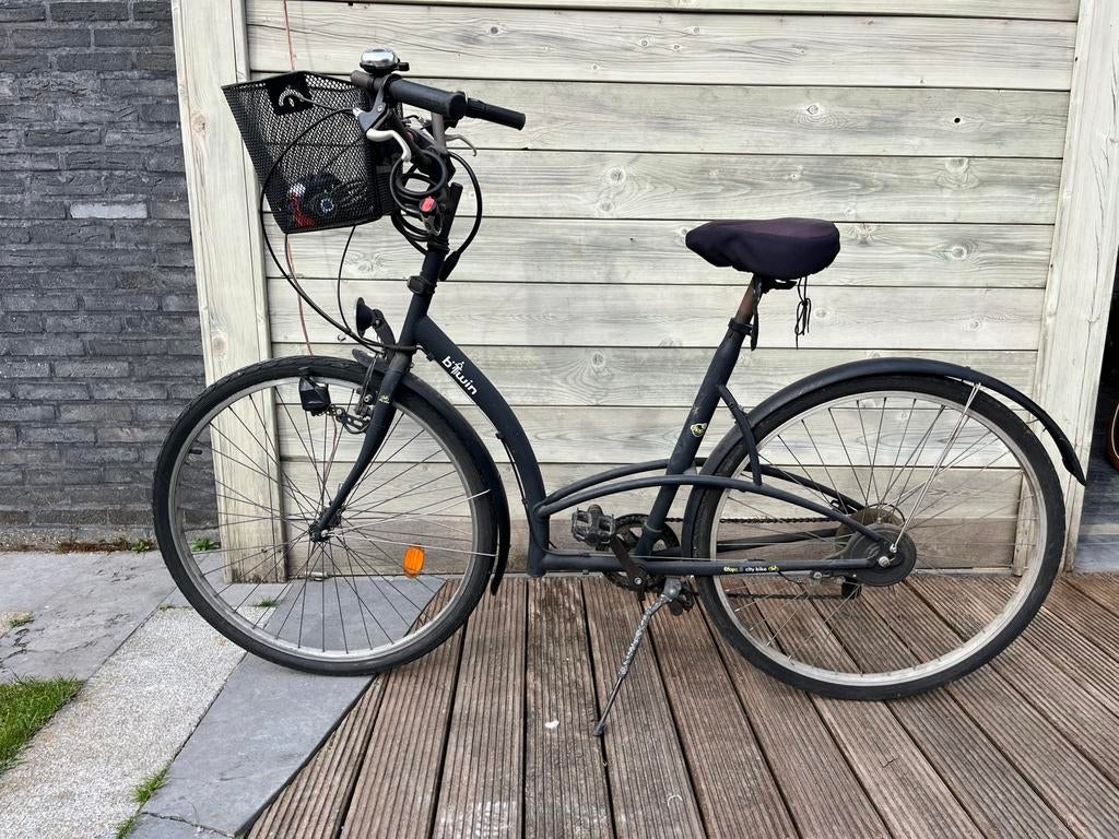 Elops 3 city bike Btwin met mandje vooraan, Fietsen en Brommers, Ophalen, Gebruikt