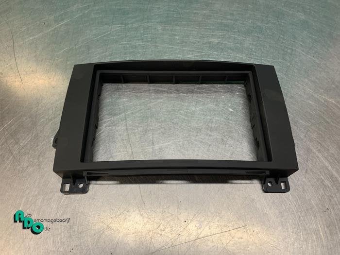 Cadre radio d'un Mercedes Sprinter (Sprinter 06-), 3 mois de garantie, Utilisé, -, -