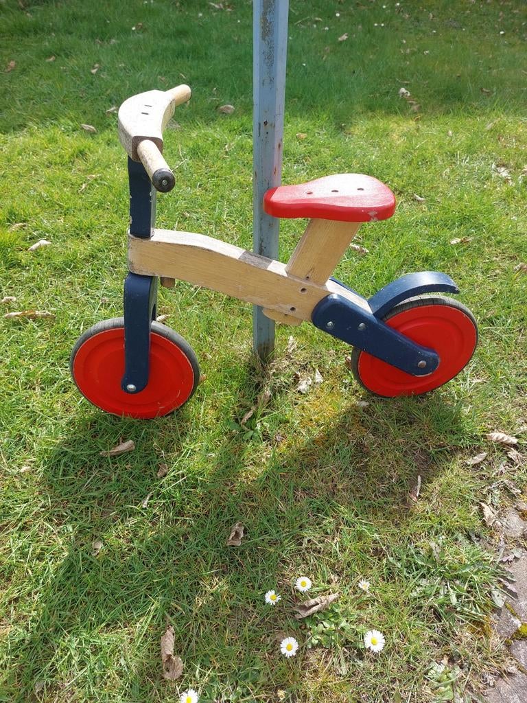 Houten loopfiets, Ophalen