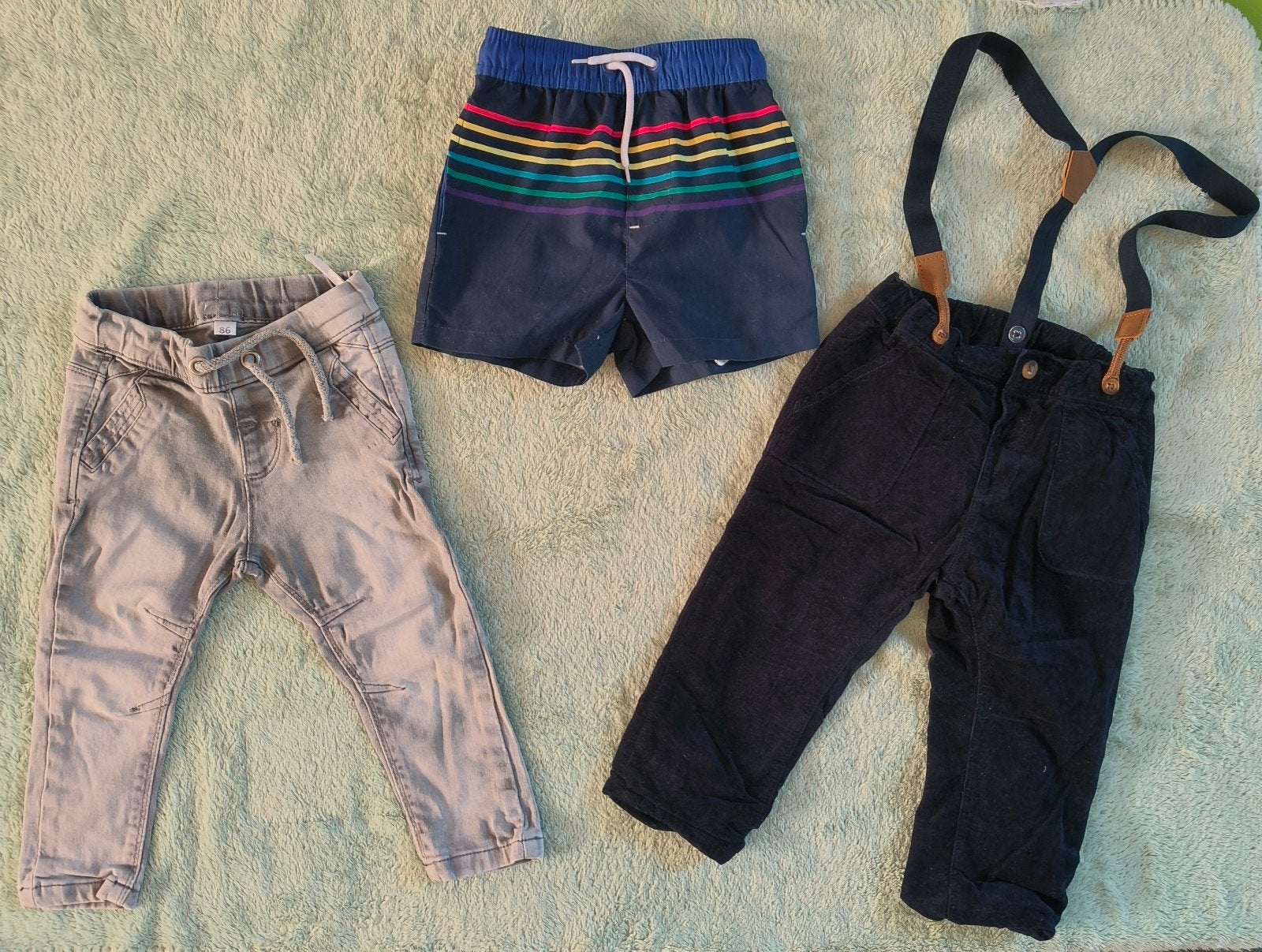 short de bain 86 pour bébé garçon, pantalon en jean, gilet,, Enfants & Bébés, Pantalon, Garçon, Enlèvement ou Envoi, H&M