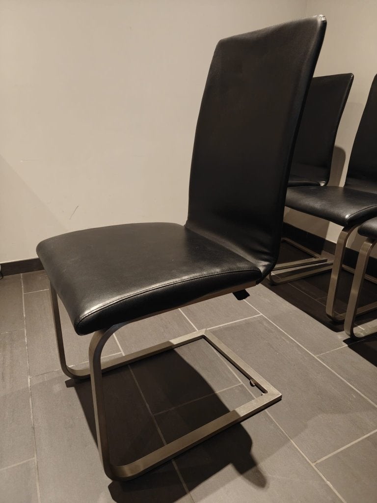 Set van 4 moderne zwarte designstoelen – aluminium frame, Huis en Inrichting, Stoelen, Ophalen, Gebruikt, Zwart, Vier