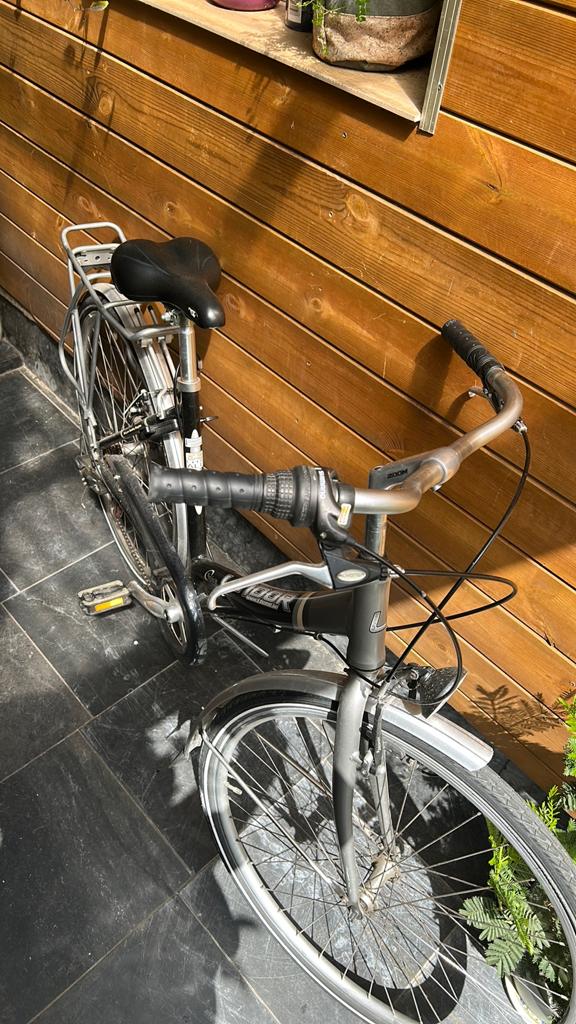 Grijze fiets met zwart, van een Belgisch merk, Fietsen en Brommers, Fietsen | Mountainbikes en ATB, Gebruikt, Fully, Dames, Schijfrem