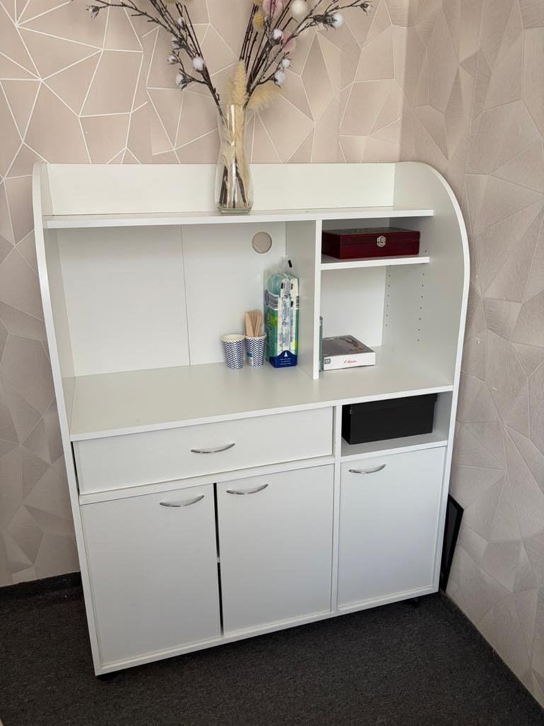 Schoonheidssalon kast te koop, Huis en Inrichting, Ophalen, Zo goed als nieuw