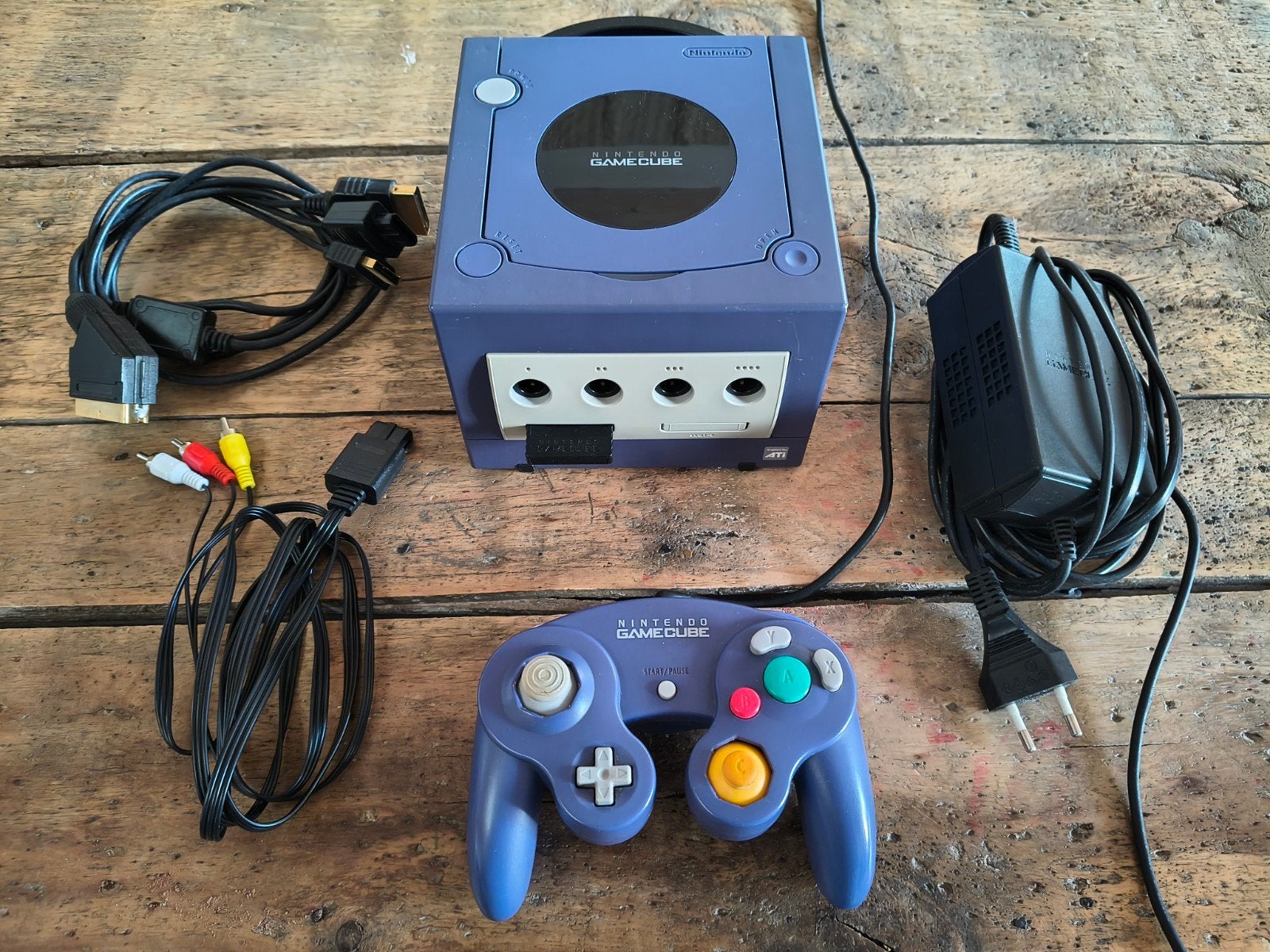 Nintendo GameCube Violette - Manette - Carte Mémoire - Jeu, Games en Spelcomputers, Ophalen, Gebruikt, Met 1 controller, Paars