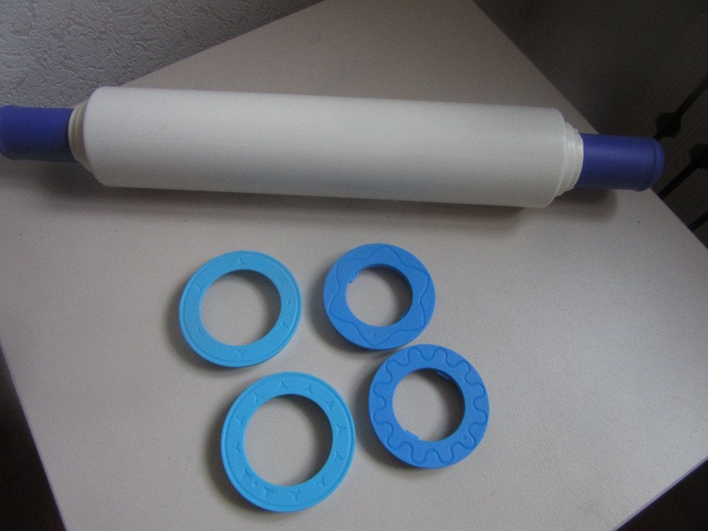 Tupperware verstelbare deegroller met koekjesuitsteker, Ophalen of Verzenden, Blauw