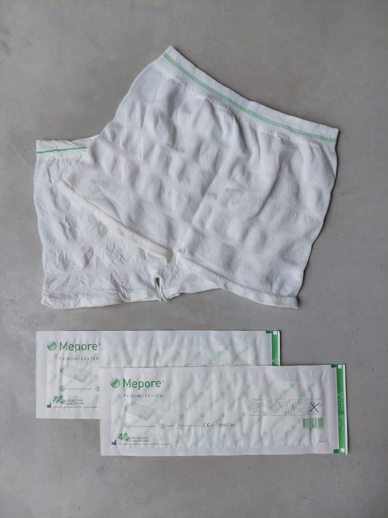 2 shorts d'hôpital et 2 grands pansements 9 x 30 cm, Enlèvement ou Envoi, Neuf
