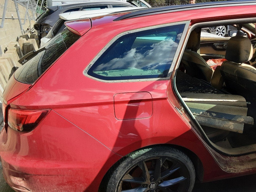 AILE ARRIÈRE DROIT Seat Leon ST (5FF) (01-2012/08-2020), Garde-boue, Mevr. I. Hauben, Utilisé, Arrière