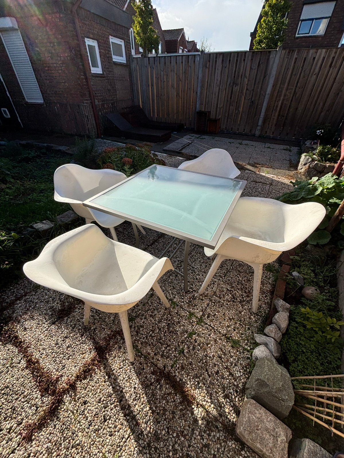Tuinset - Glazen tafel - 4 witte stoelen, Ophalen, 4 zitplaatsen, Gebruikt, Eettafel