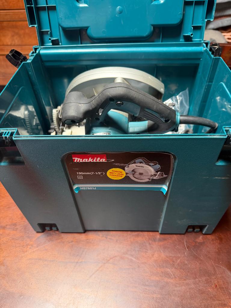 Elektrische cirkelzaag - Makita HS7601J, Ophalen, Minder dan 30 mm, Cirkelzaag, 600 tot 1200 watt