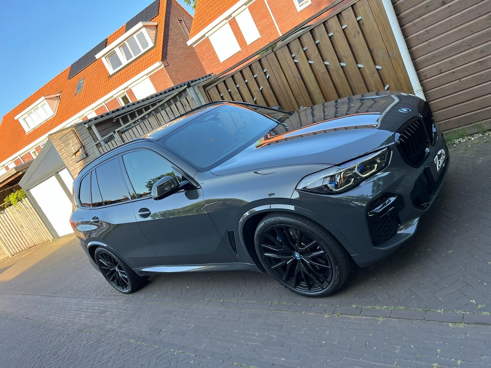 BMW X5 xDrive 45e M Pakket Pano Laser 360 Camera Dravitgrau, Automaat, Dealer onderhouden, 27 g/km, Leder