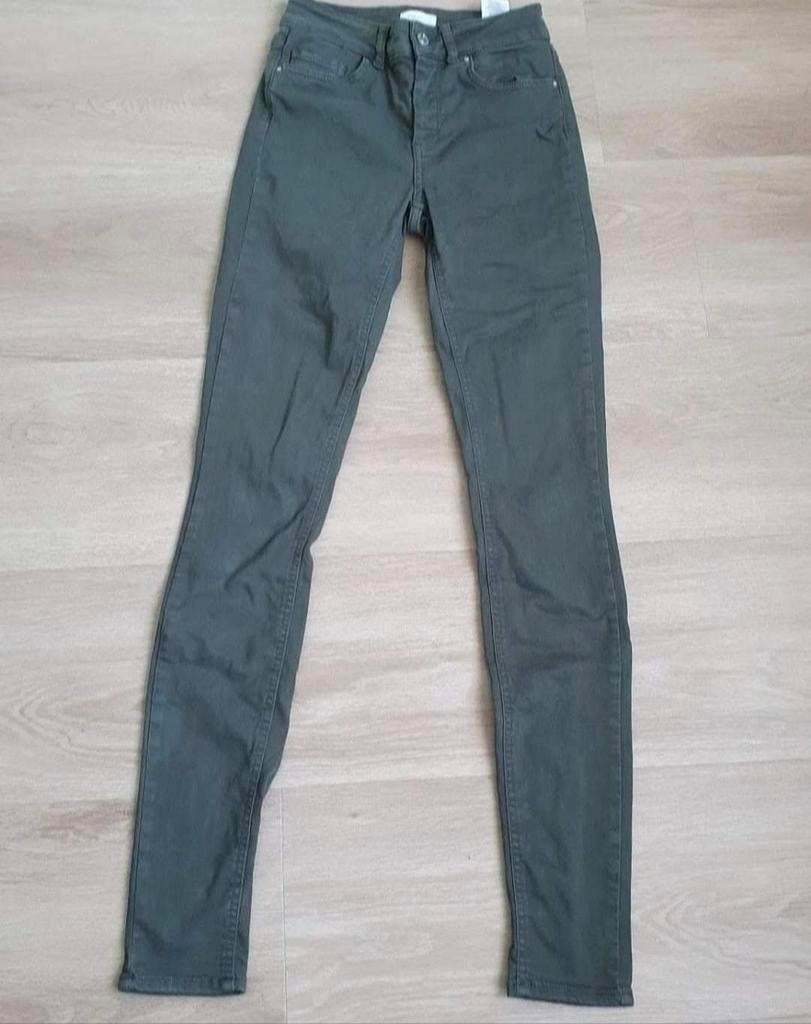 Jeans Only maat S x 34, Vêtements | Femmes, Jeans, ONLY., Enlèvement ou Envoi, Comme neuf, W28 - W29 (confection 36)