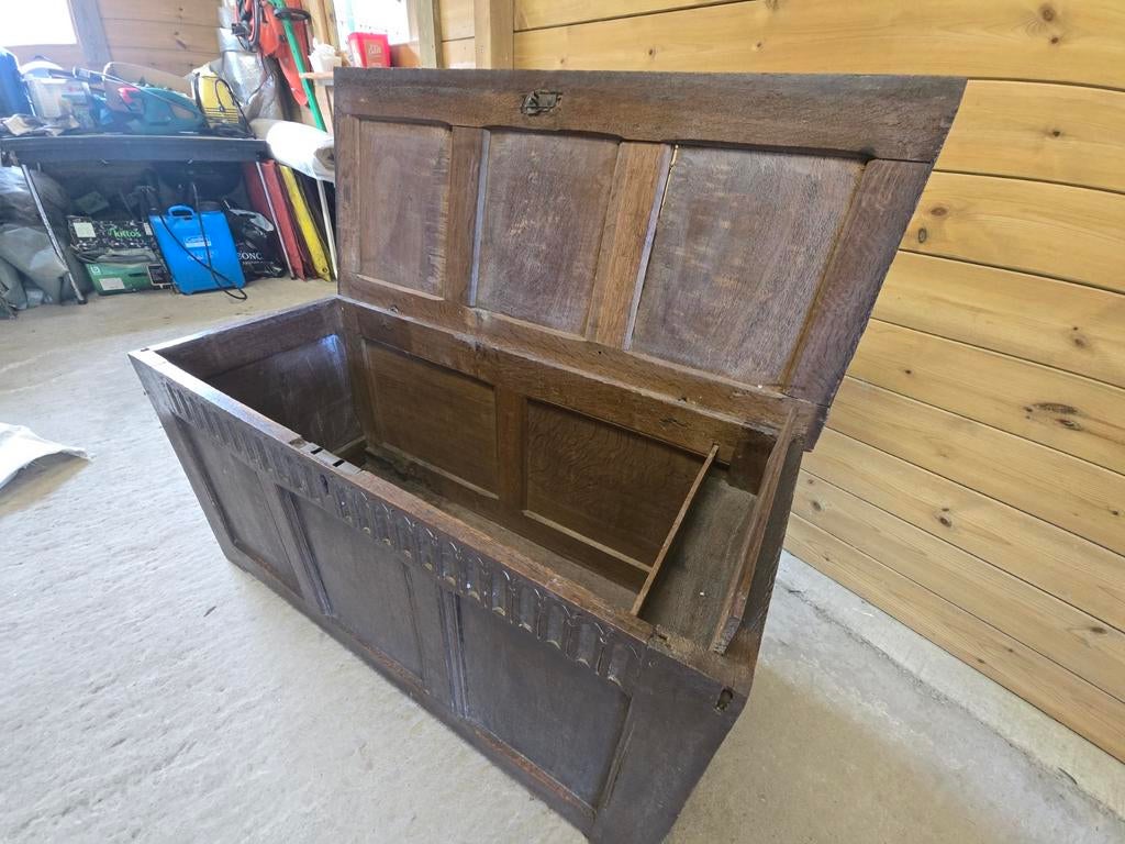 Valise de voyage anglaise du XVIIe siècle (chêne), Antiquités & Art, Antiquités | Meubles | Armoires, Enlèvement