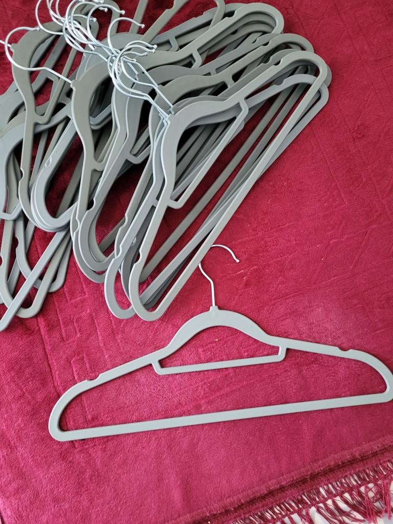 kledinghangers, Ophalen