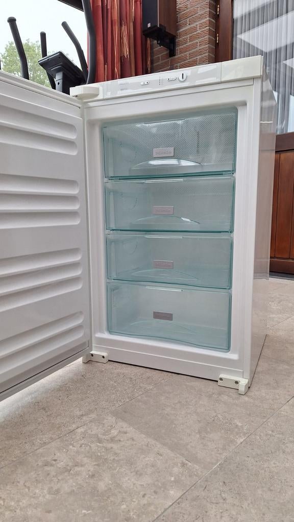 Niche de congélateur Miele intégrée de 88 cm de hauteur, Electroménager, Congélateurs, Encastré, Enlèvement