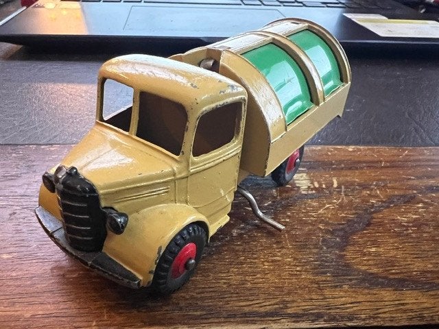 Dinky Toys Meccano Ltd, camion poubelle Bedford. 1:43, Hobby & Loisirs créatifs, Enlèvement, Dinky Toys