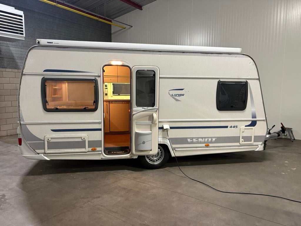 Mooie fendt Saphir met mover bj 2013, Caravans en Kamperen, Rondzit, Particulier, Lengtebed, Schokbreker