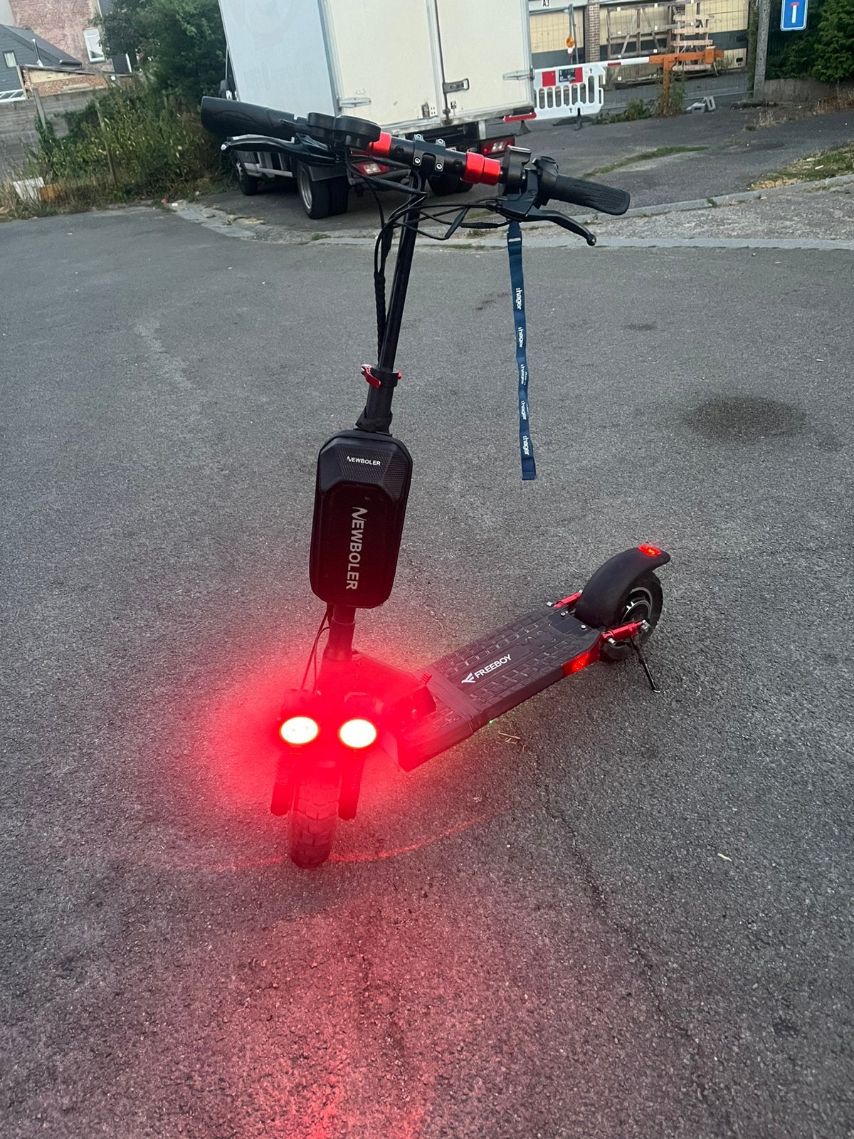 Grosse trotinette electrique, Enlèvement, Comme neuf