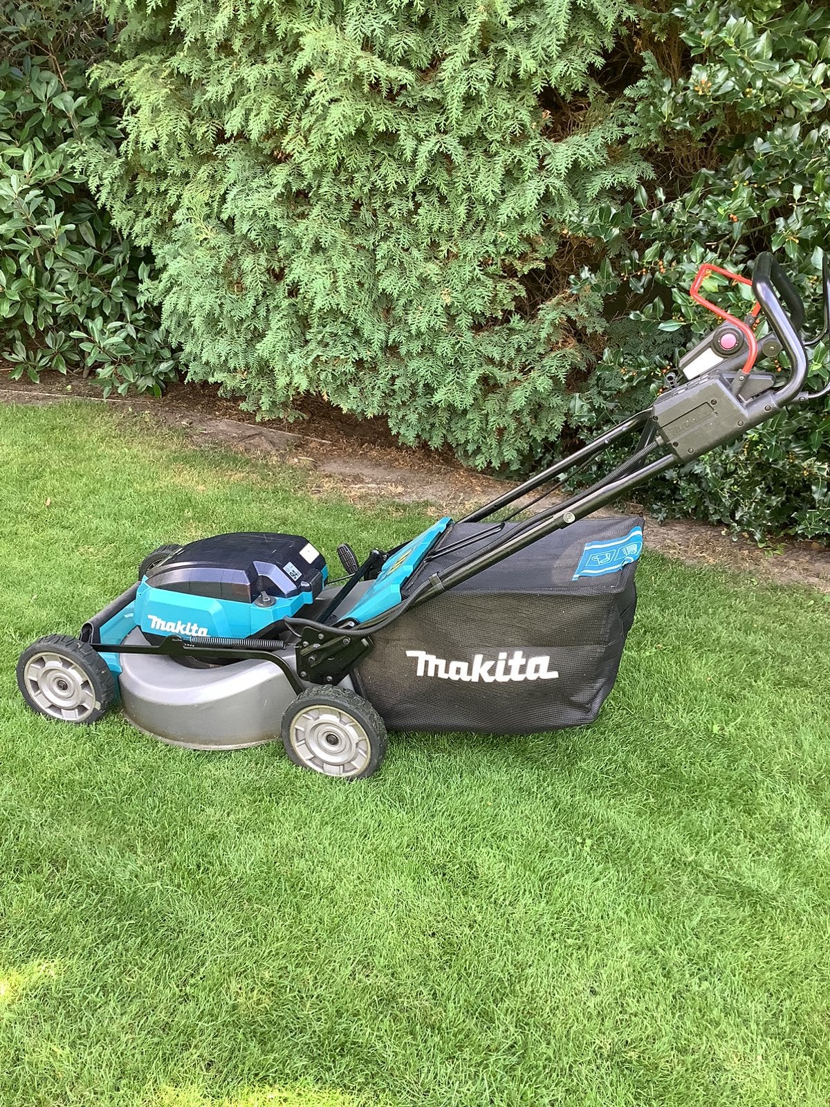 Grasmaaier op batterijen Makita, Enlèvement, Comme neuf, Bac de ramassage
