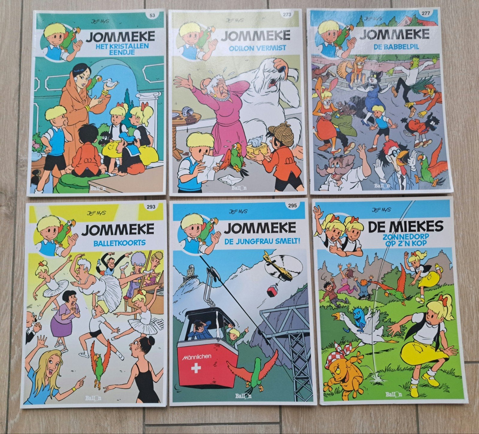 Lot strips: Jommeke ( blauwe achterkant  ), Boeken, Ophalen of Verzenden, Zo goed als nieuw