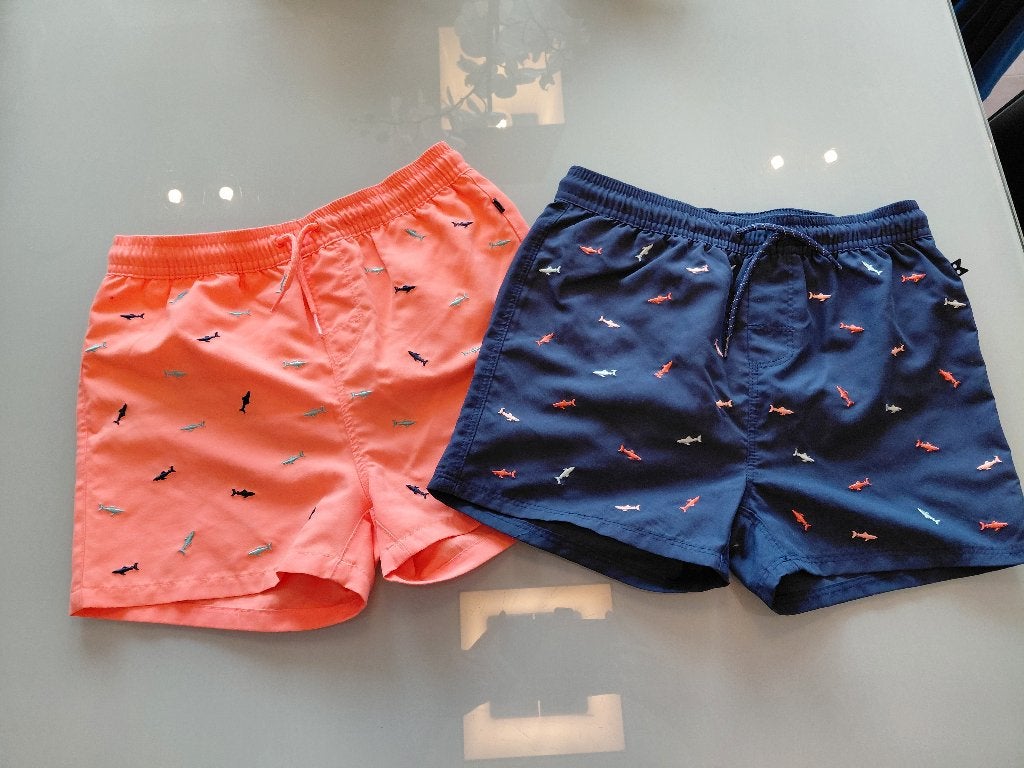 2 shorts de plage Okaïdi 10 ans, Enfants & Bébés, Garçon ou Fille, Comme neuf, Vêtements de sport ou Maillots de bain, Okaïdi