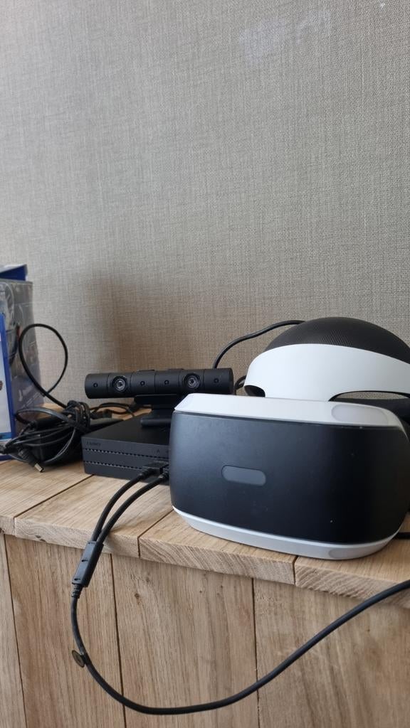 Complete PlayStation VR1 V2 + 2 aim controllers + 2 Games, Ophalen, Zo goed als nieuw, VR-bril, Sony PlayStation