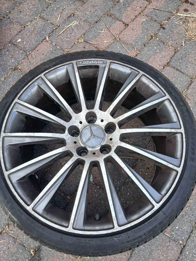 Mercedes AMG velg, Auto-onderdelen, Banden en Velgen, Gebruikt, Winterbanden, 235 mm, Band(en)