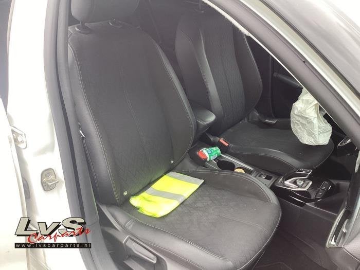 Kit revêtement (complet) d'un Opel Corsa, -, Opel, 3 mois de garantie, Utilisé