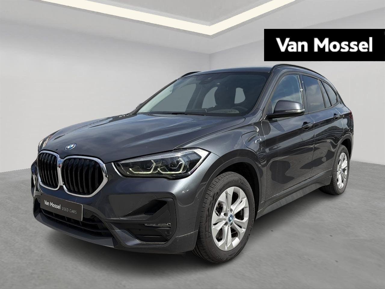 BMW X1 xDrive25e (162 kW), Auto's, BMW, Stof, Gebruikt, Automatische klimaatregeling, 1820 kg