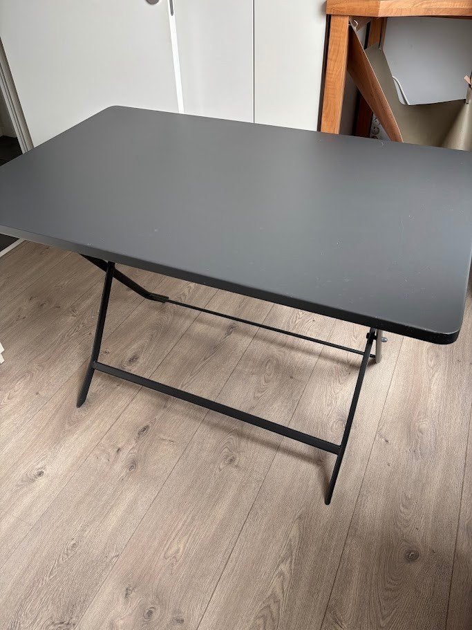 Tuintafel donkergrijs in staal - 70 x 110 x 70cm, Tuin en Terras, Tuintafels, Ophalen, Gebruikt, Rechthoekig, Overige materialen