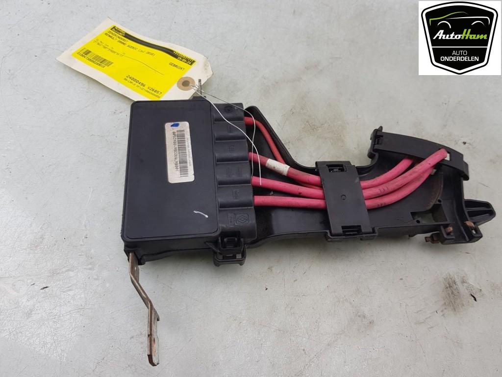 BOITIER FUSIBLES Renault Grand Scénic III (JZ), Autos : Pièces & Accessoires, Utilisé, Renault