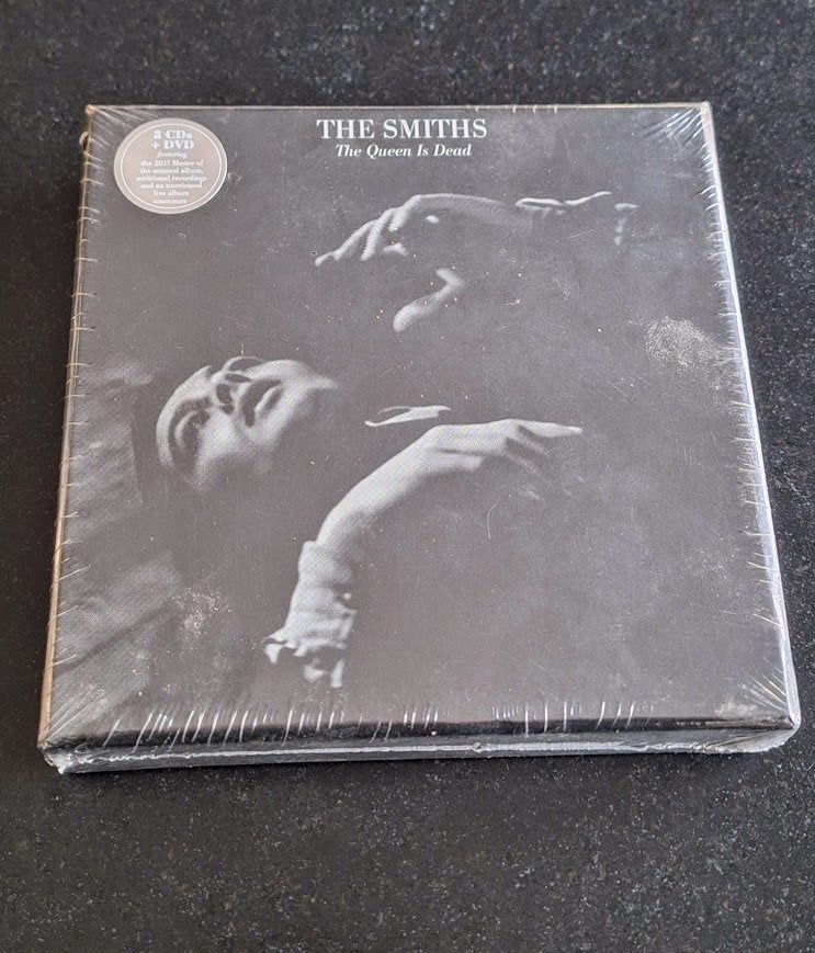 The Smiths - The Queen Is Dead Boxset, Cd's en Dvd's, Boxset, Inclusief DVD, Ophalen of Verzenden, Nieuw in verpakking