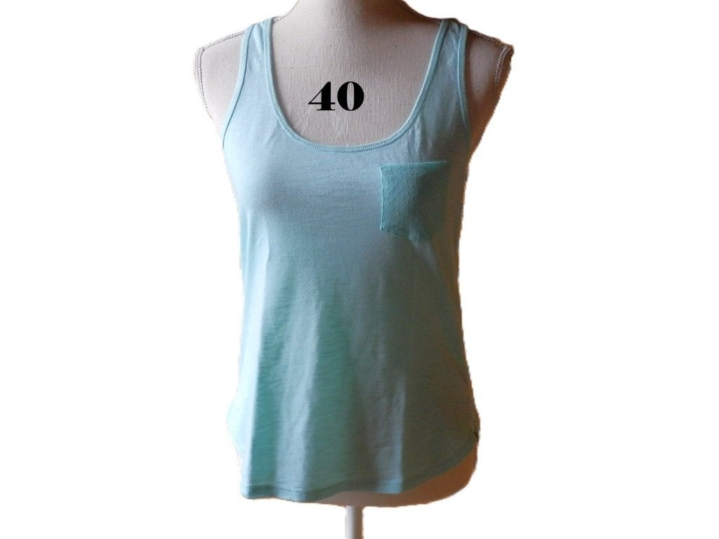 (35) - tee shirt femme t.40 bleu - bershka -, Kleding | Dames, Maat 38/40 (M), Blauw, Zo goed als nieuw, Zonder mouw