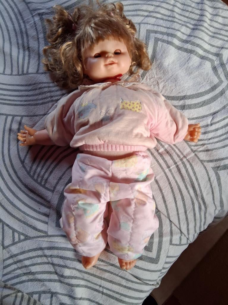 Pop met stoffen lijfje veel gebruikt, Ophalen of Verzenden