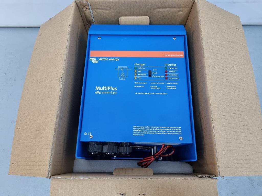 8913 Victron Multiplus omvormer lader 48 3000 35-16